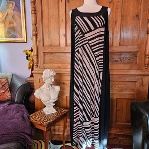 Susan Lawrence Stylish Black and White Geometric Maxi Dress